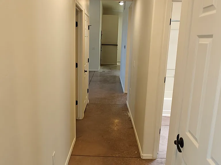 348 E Adams St #2 — Photo 15