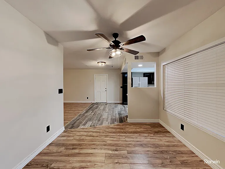 10248 W Medlock Dr — Photo 4