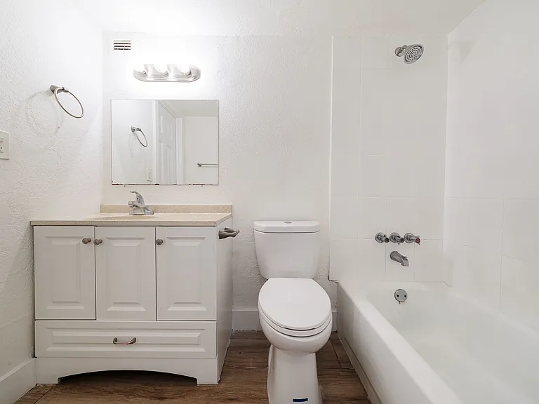 Bathroom | Apartment Homes For Rent In Miami | Miami Shores