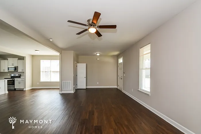 3 bed, 2.5 bath, 1979 sqft, $1,825 — Photo 4
