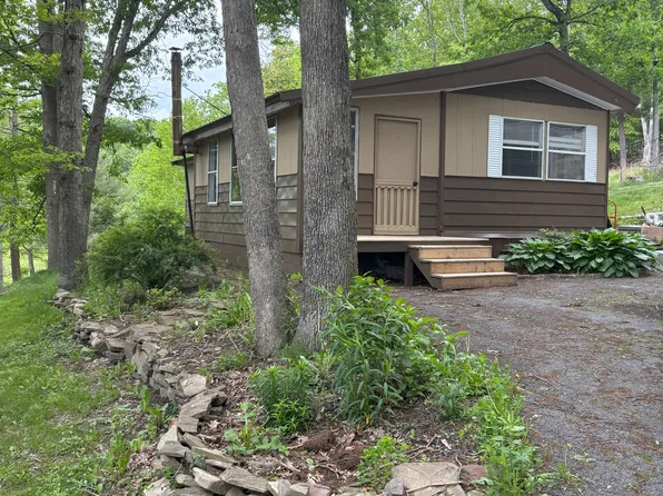 214 Wertz Dr, Tyrone, PA 16686