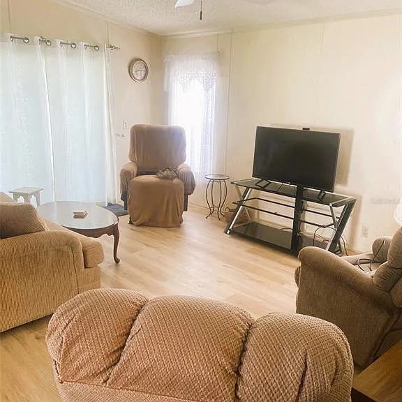 38210 Williams Aire St — Photo 16
