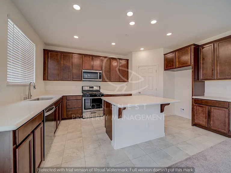 638 Valencia St — Photo 11