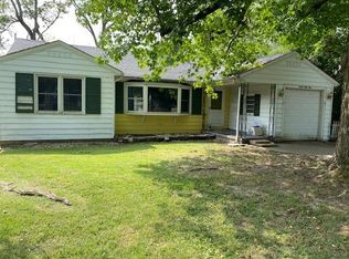 2033 W Riverview Ave, Decatur, IL 62522