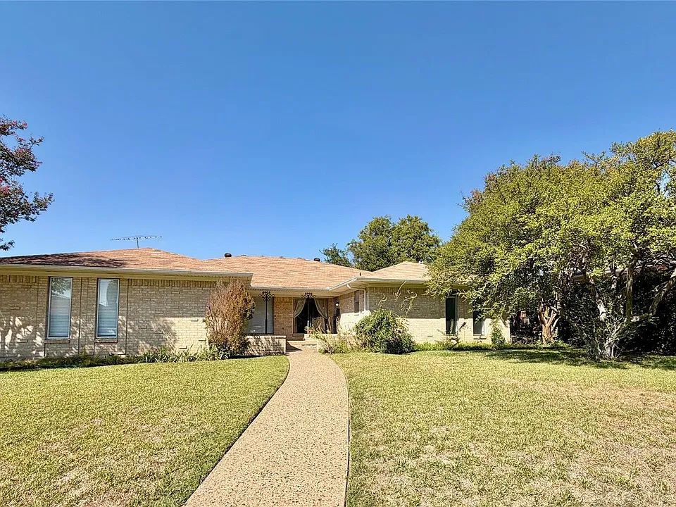 8405 Lullwater Dr