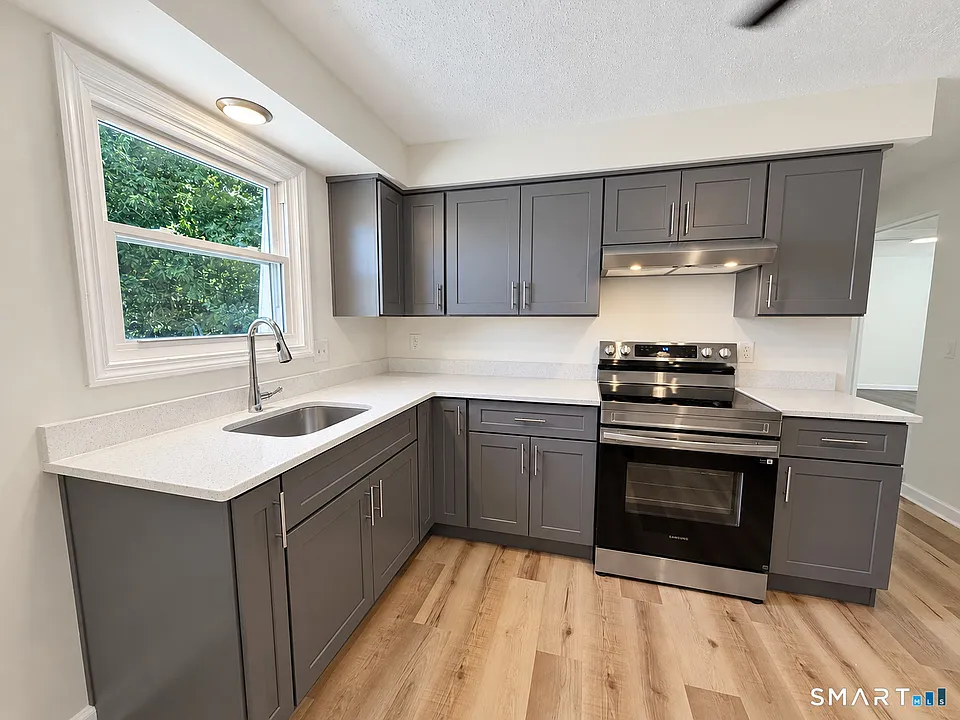 21 Weybosset St #4