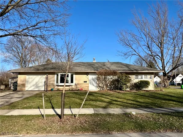 276 Wyleswood Dr, Berea, OH 44017