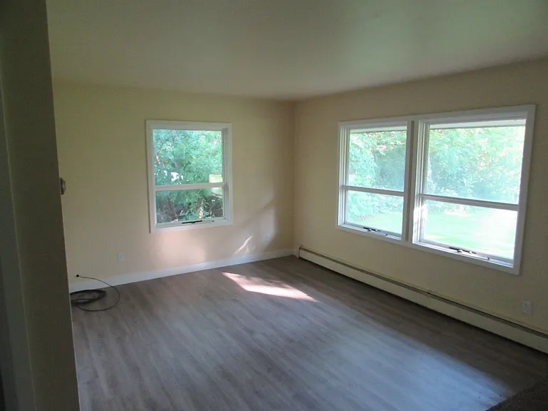 2950 Tomahawk Ct — Photo 2