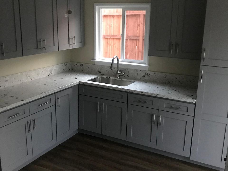 1st image of 624 1/2 Vincent Park
