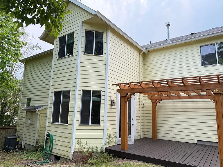 184 SW 105th Ter — Photo 10