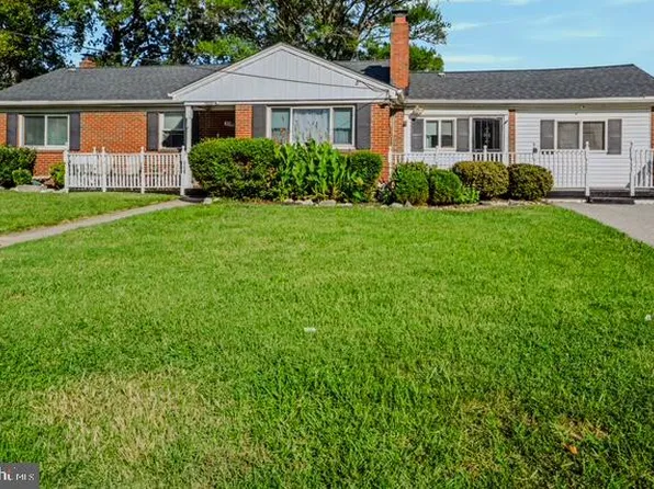 5707 Center Dr, Temple Hills, MD 20748