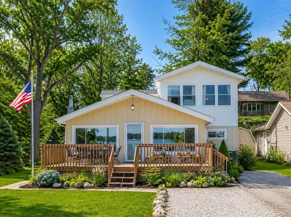 252 Evans Trl, Tipton, MI 49287