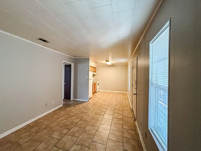 318 Porter Ave — Photo 9
