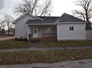 222 School St, Greenfield, IN 46140