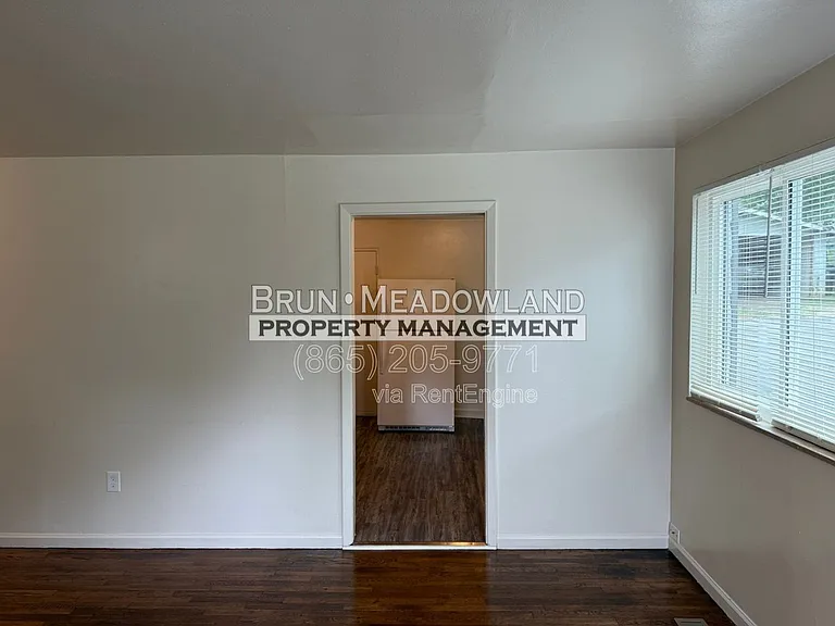 3813 Woodlake Dr NE — Photo 9