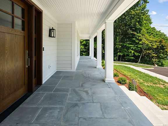 3rd image of 25 Hillcrest Road