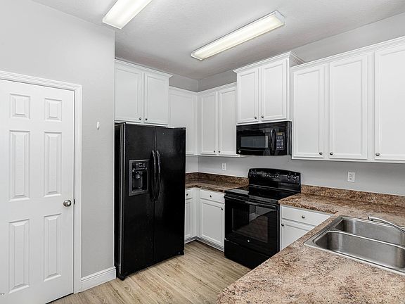 4th image of 2585 Revolution St Unit 104