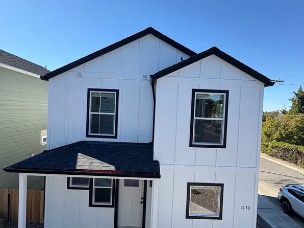 1170 Woodrow Ln, Medford, OR 97504