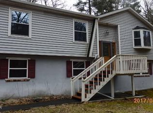 120 Seneca Trl, Dingmans Ferry, PA 18328