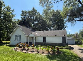 1811 Eastport Dr, Troy, MI 48083