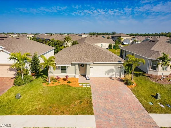 3206 Estancia Ln, Cape Coral, FL 33909