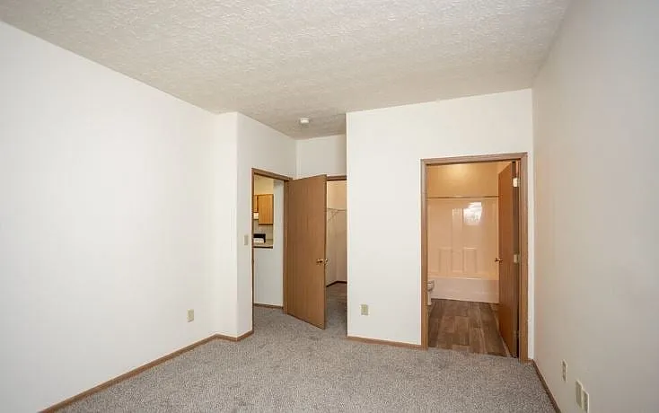 2 Bedroom, 2 Bath Bedroom
