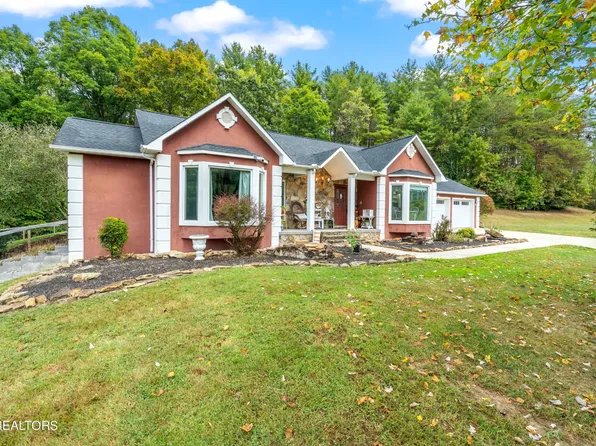 205 Russell Hollow Rd, Harriman, TN 37748