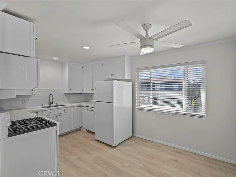 3027 E 3rd St #3 — Photo 7