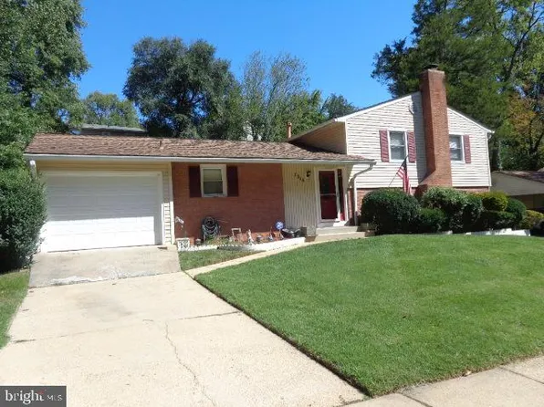 7016 Hadlow Dr, Springfield, VA 22152