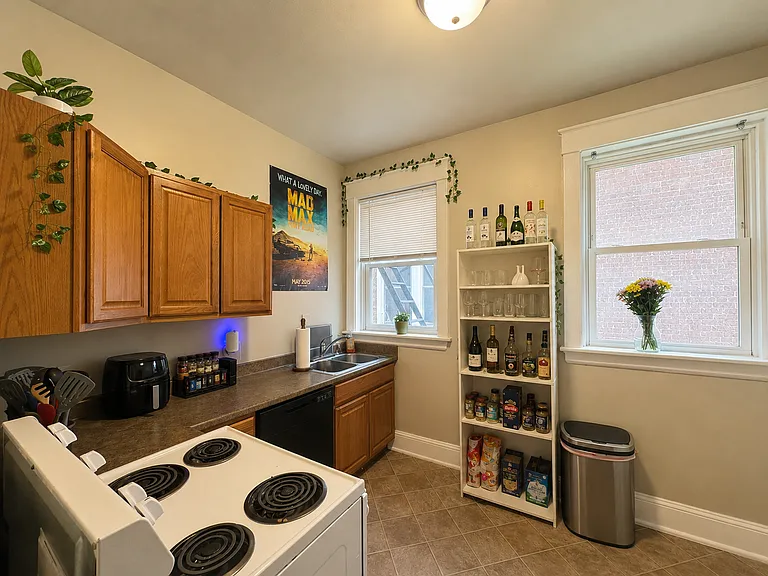 265 W McMillan — Photo 44