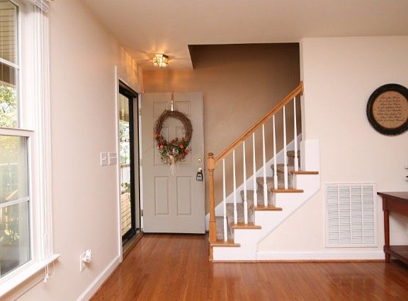 5th image of 3418 E Thomasview Dr