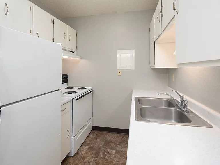 Colton Heights Apartments — Photo 43