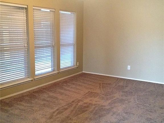 5th image of 805 Rowdy Dr