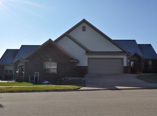 453 Acorn Pass #511, Hartford, WI 53027