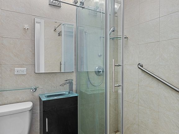 3rd image of 25 Tudor City Pl APT 1703