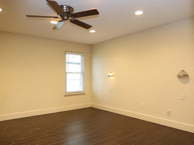 1760 Tiffany Pines Cir W — Photo 12