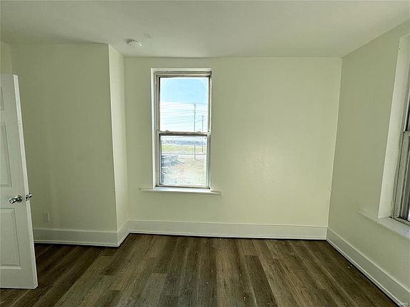 5th image of 450 S Railway St #C