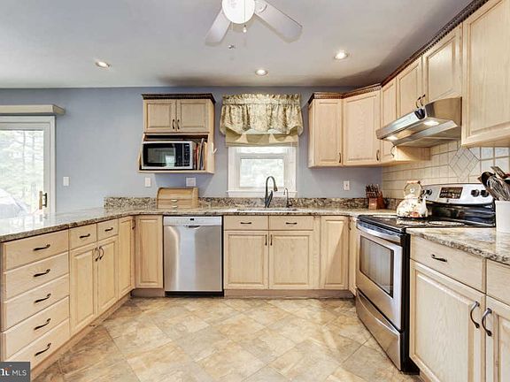 2nd image of 2403 Forest Hill Rd
