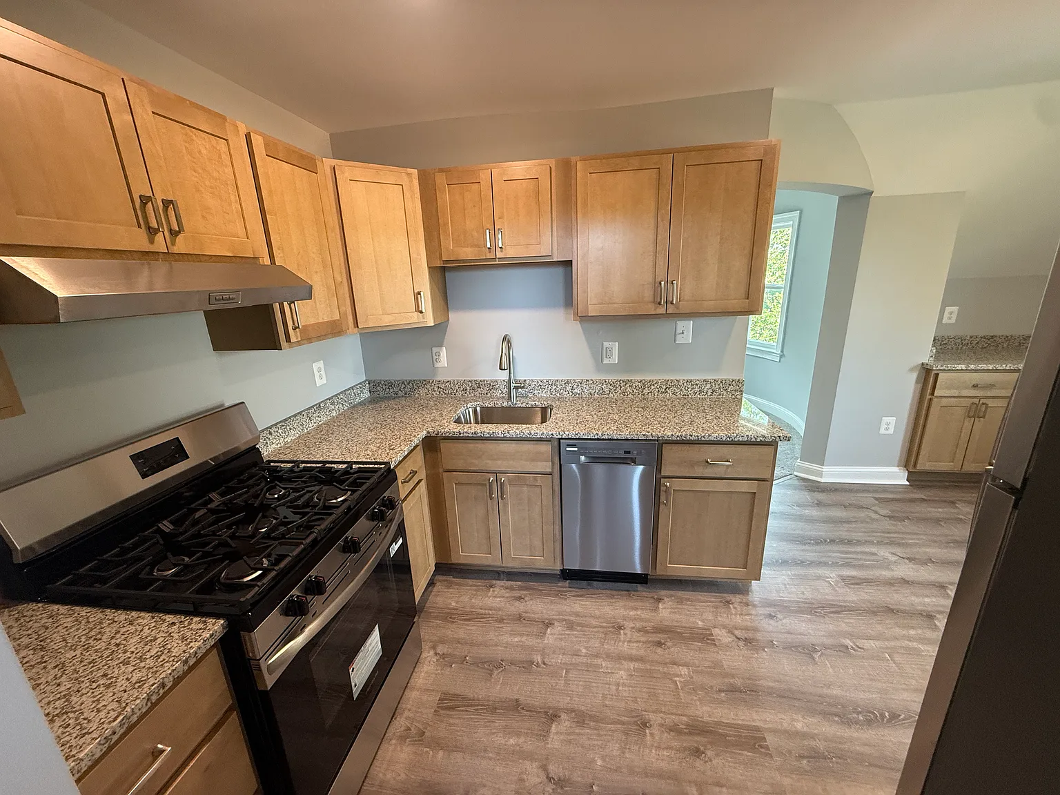 734 Edmondson Ave — Photo 4