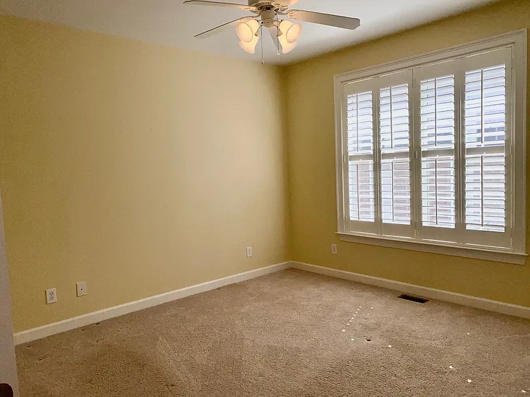 606 Trillium Ct — Photo 15