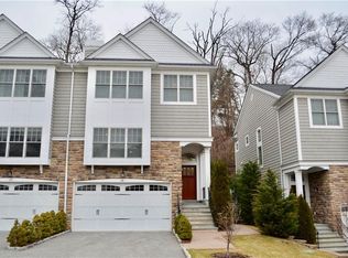 18 Hidden Ridge Ct, Scarsdale, NY 10583