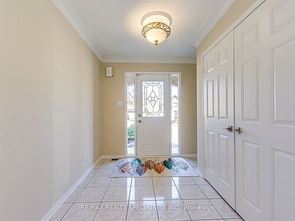 4th image of 102 Sunforest Dr