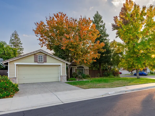 2834 Mitchell Ave, Clovis, CA 93611