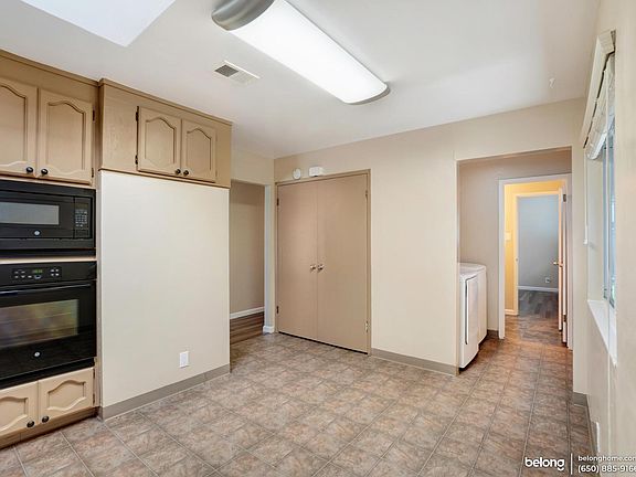 5th image of 4986 Sutcliff Ave