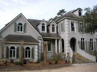 107 W Point Dr, Saint Simons Island, GA 31522