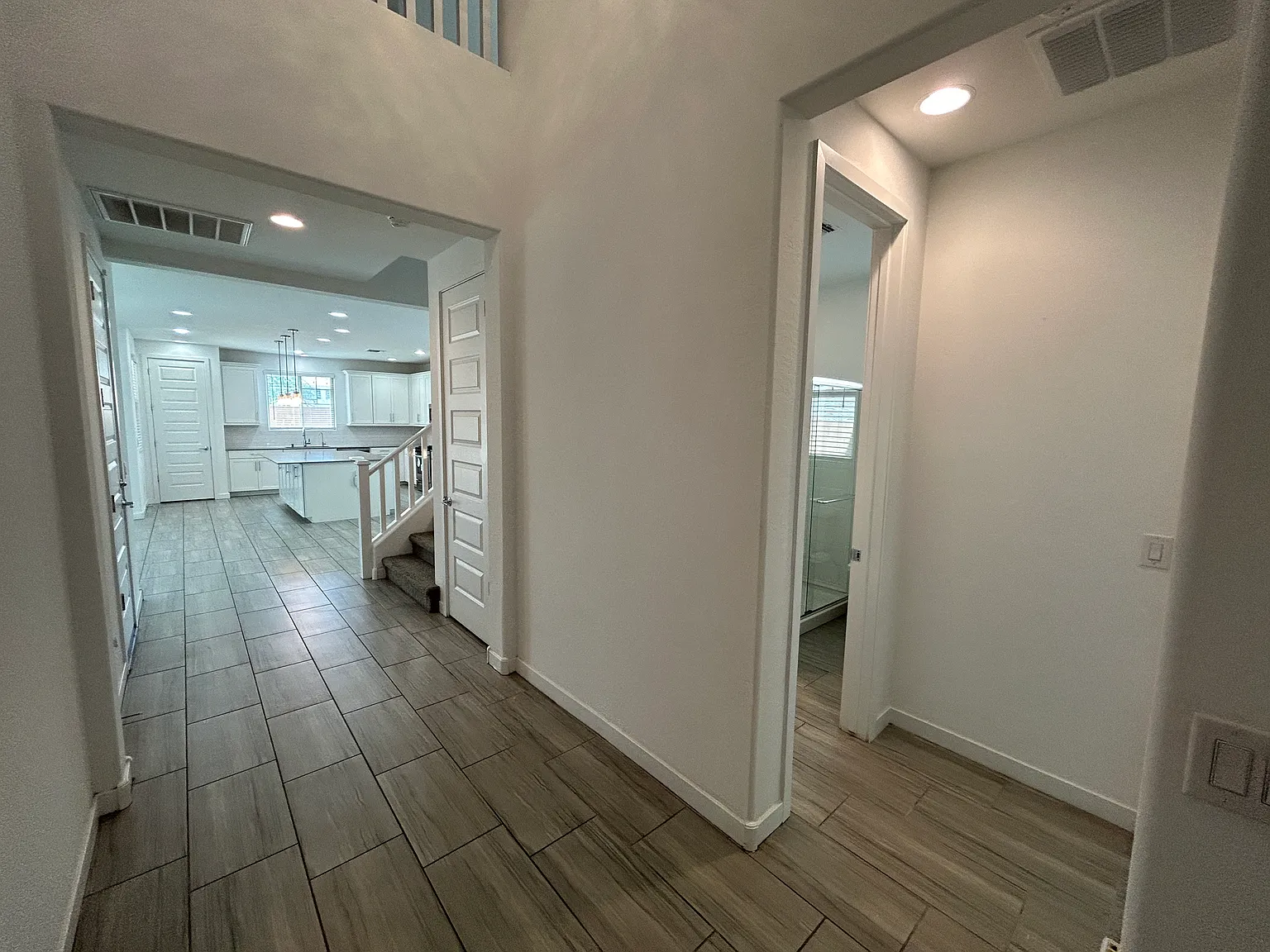 4 bed, 3.0 bath, 2338 sqft, $2,995 — Photo 4
