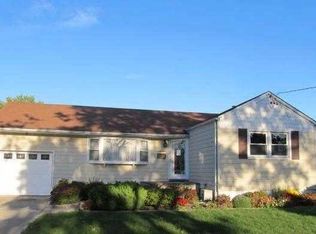 147 E 2nd St, Deer Park, NY 11729
