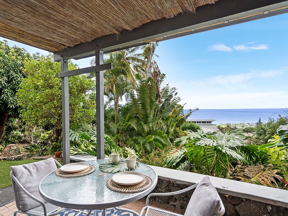 Ocean view from your lanai.