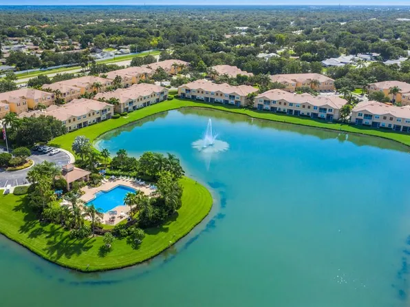 3402 Parkridge Cir, Sarasota, FL 34243