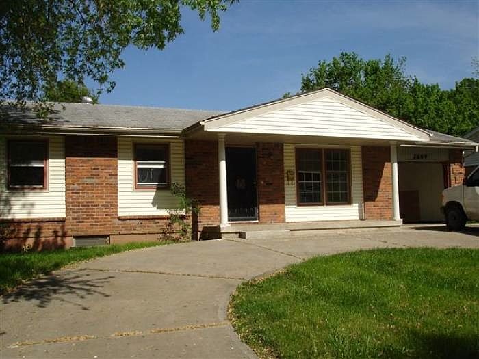 1st image of 3609 S Greenwich Ln